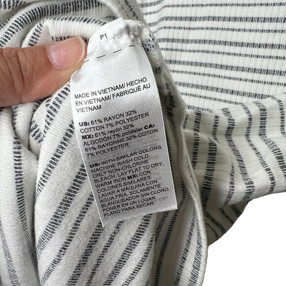 Chico's Striped Long Sleeved Side Button Tunic Size 2 Large - Picture 4 of 7